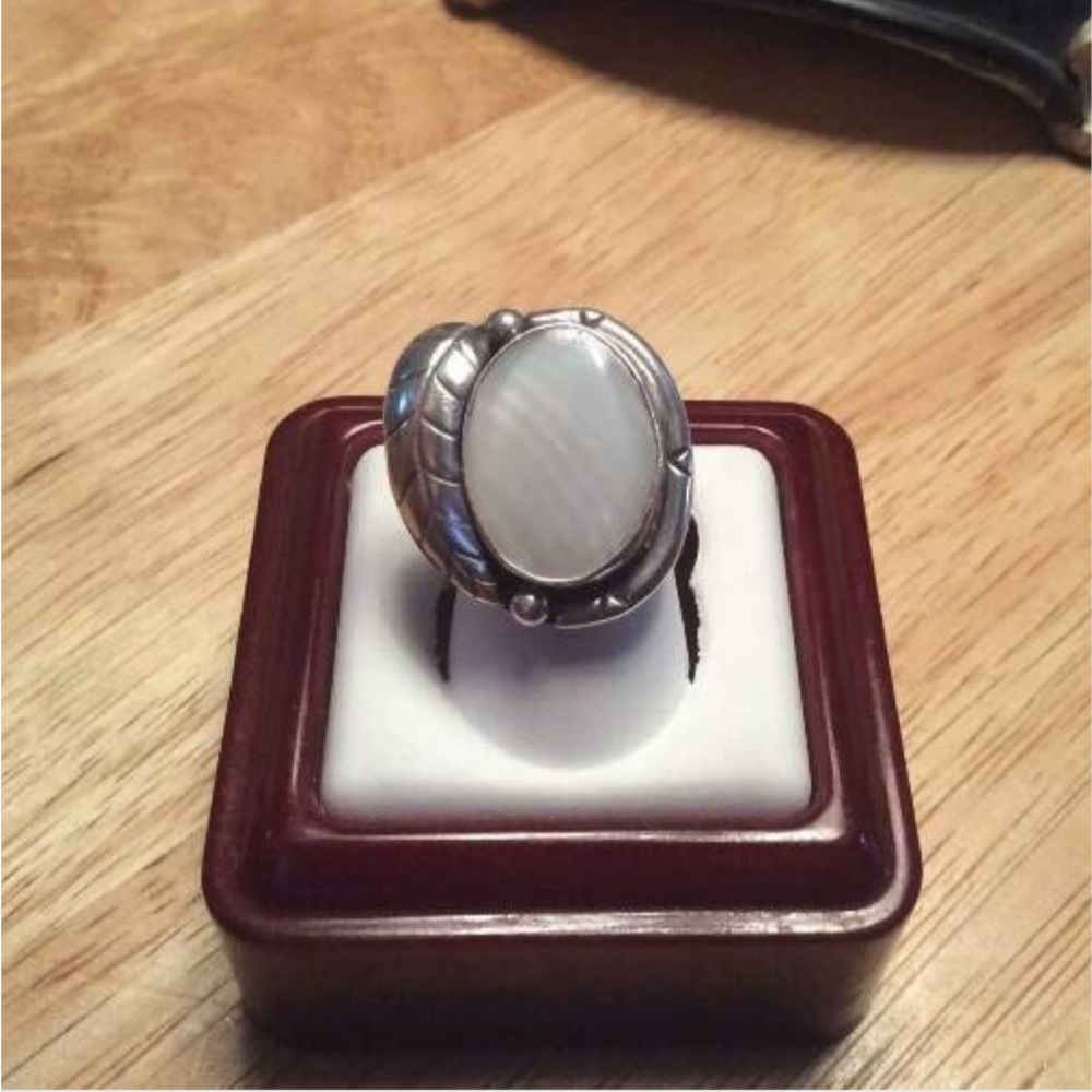 Vintage Designer Signed K.P Navajo Sterling Silver Mother of Pearl Ring - Size 6